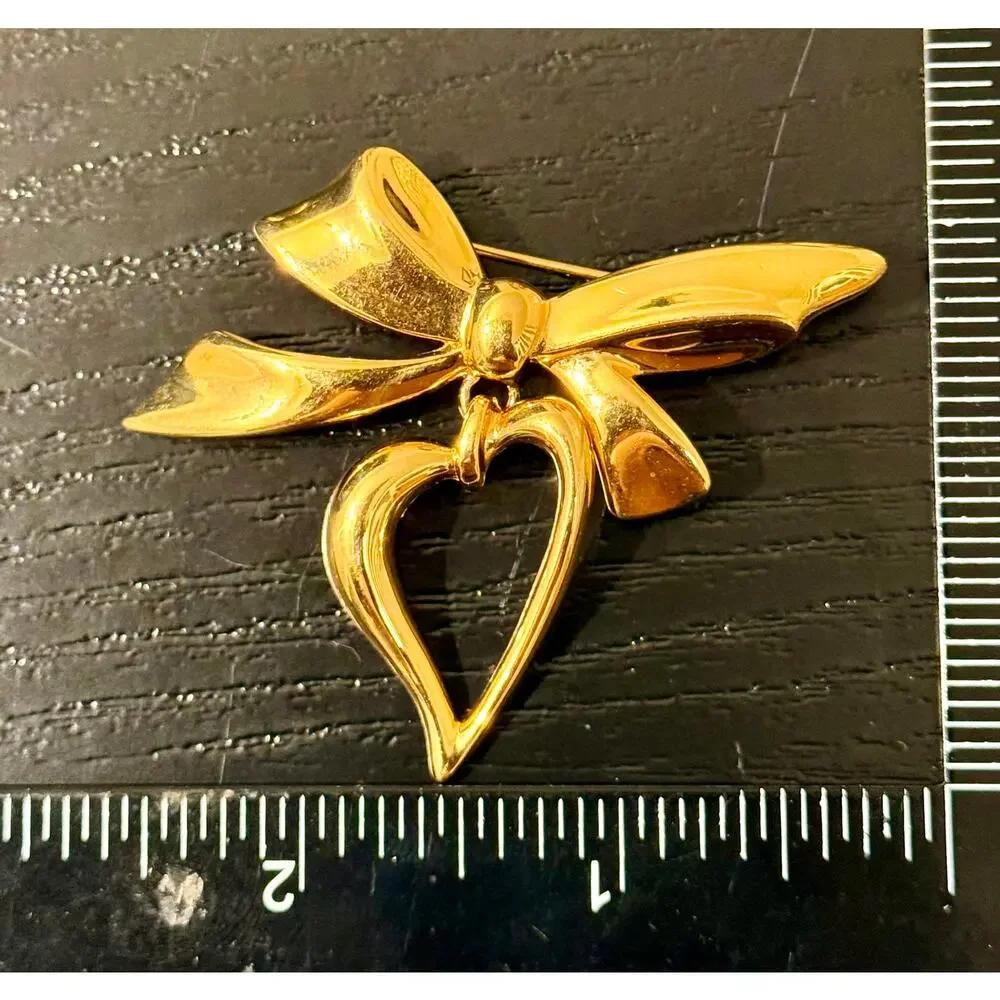 Vintage Signed Monet Gold Tone Double Heart Ribbon Brooch Pin